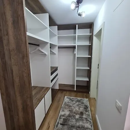 Apartment Luxury 2 Bedroom *